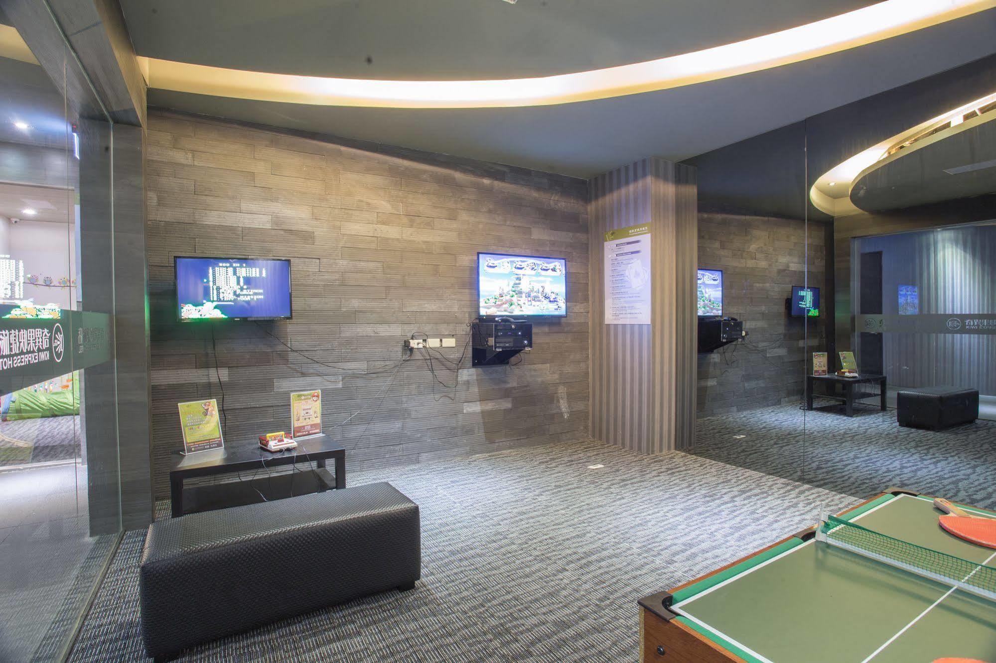 Kiwi Express Hotel - Jiuru Rd Kaohsiung Luaran gambar