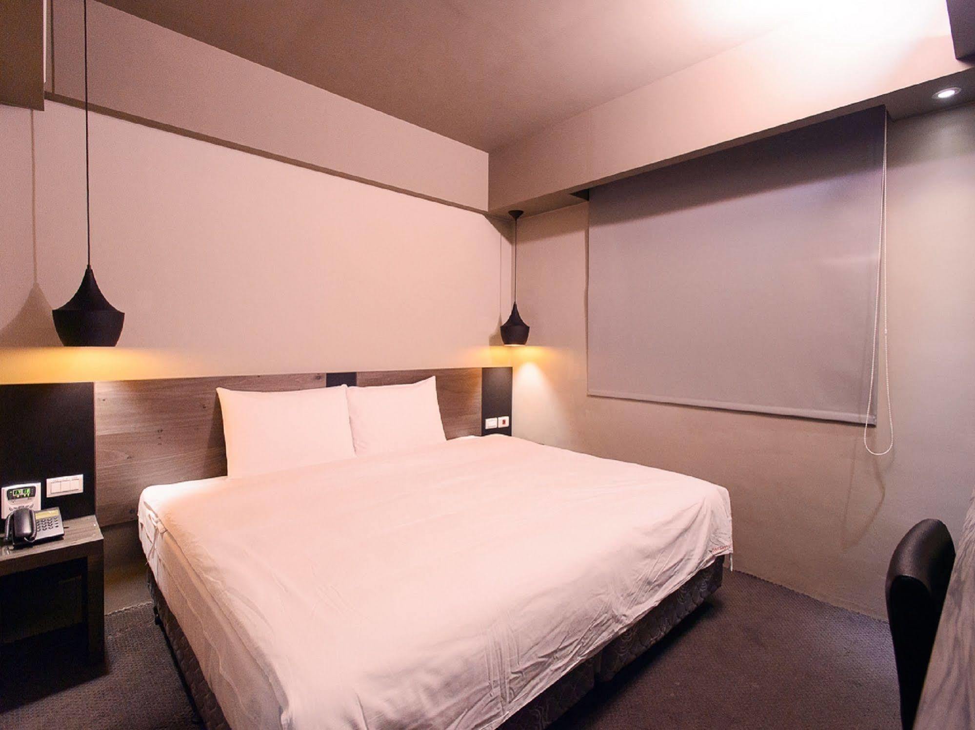 Kiwi Express Hotel - Jiuru Rd Kaohsiung Luaran gambar