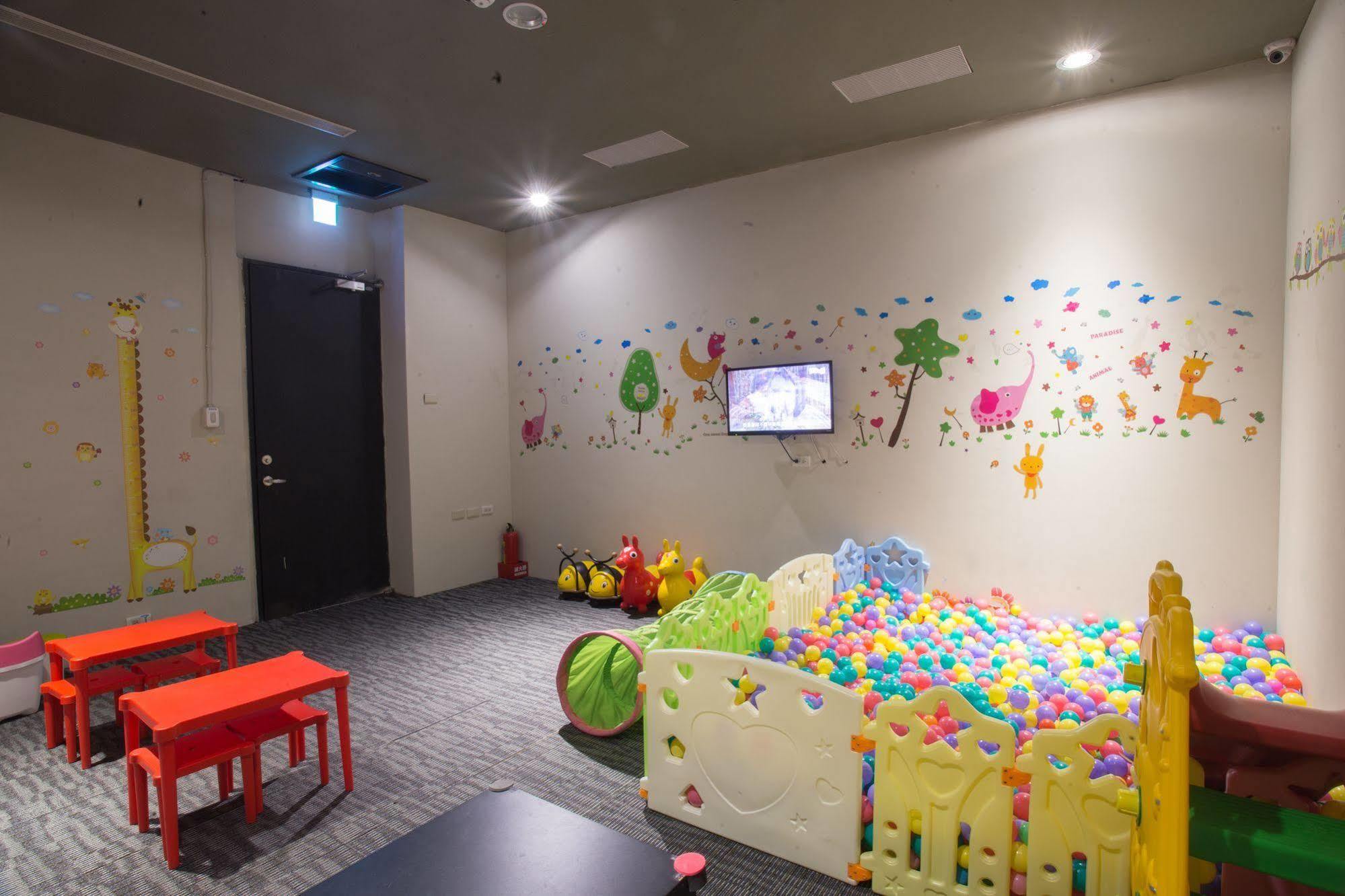 Kiwi Express Hotel - Jiuru Rd Kaohsiung Luaran gambar