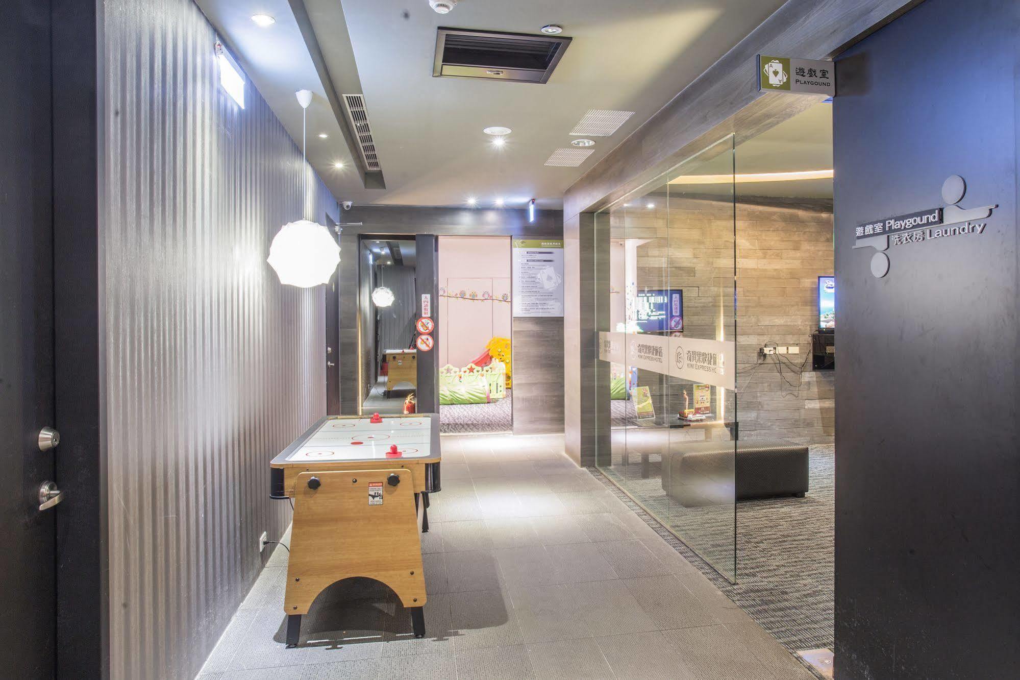 Kiwi Express Hotel - Jiuru Rd Kaohsiung Luaran gambar