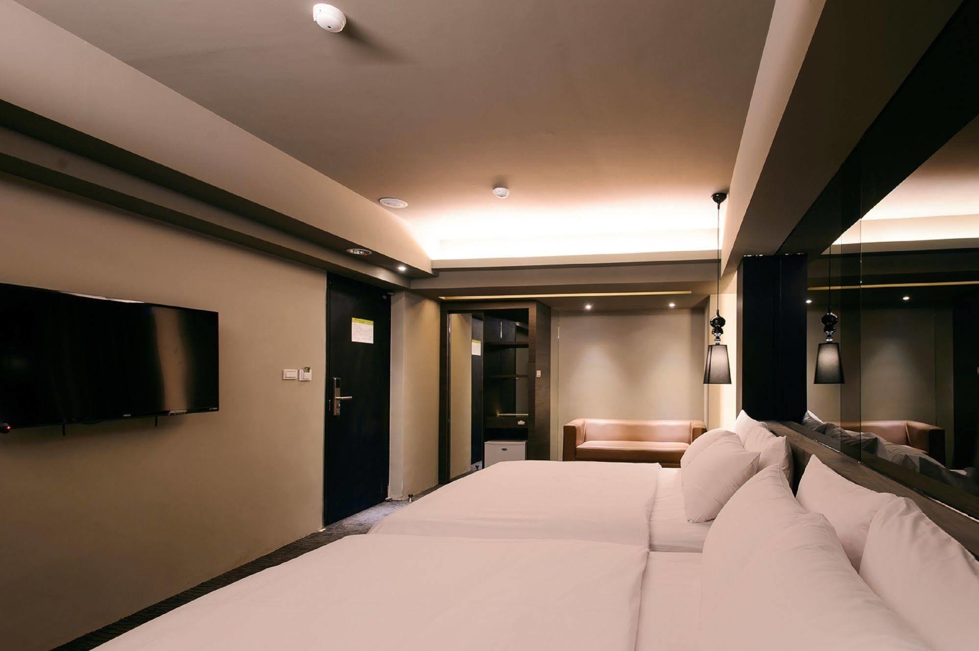 Kiwi Express Hotel - Jiuru Rd Kaohsiung Luaran gambar